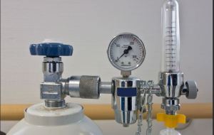 DSC instrument measuring specific heat capacity of polymer sample using sapphire standard method