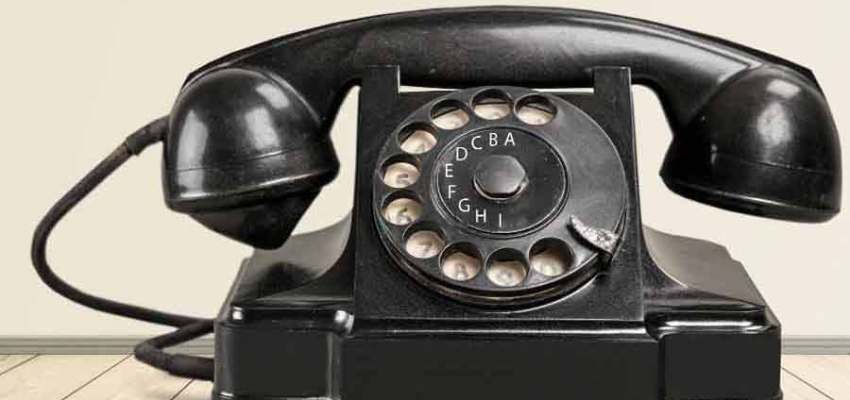 Comparison chart showing Bakelite vs Plastic properties | Bakelite electrical insulator vs plastic component