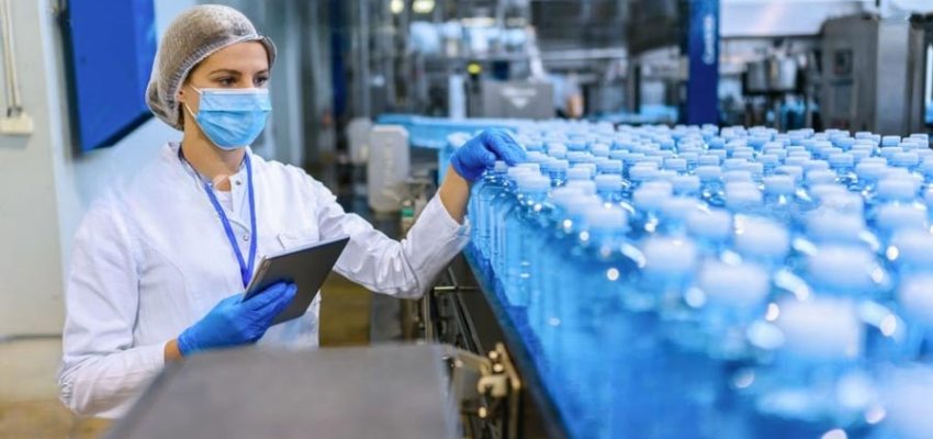 Plastic material testing in advanced manufacturing lab