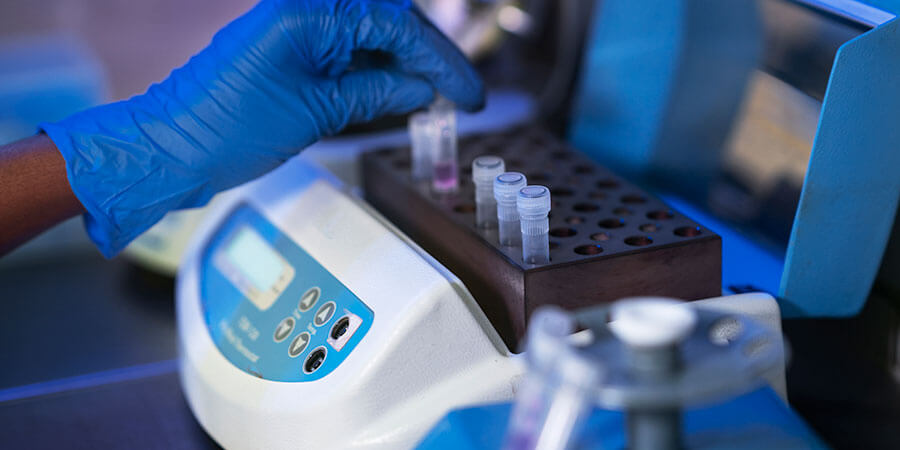Differential scanning calorimetry (DSC) equipment analyzing material thermal properties in a laboratory
