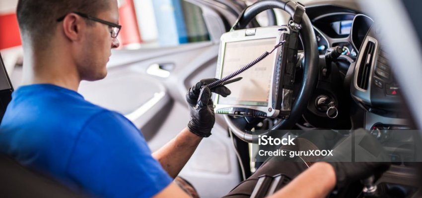 Cross-section of fractured metal component analyzed under SEM for mechanical failure