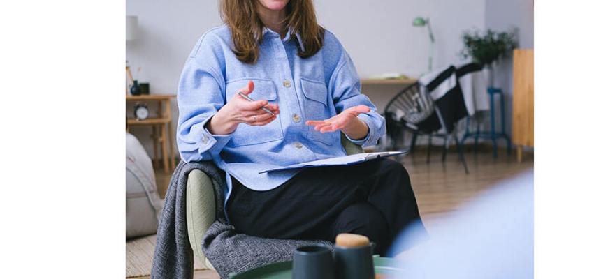 Stacked sieves with aggregate sample being mechanically shaken for particle size distribution